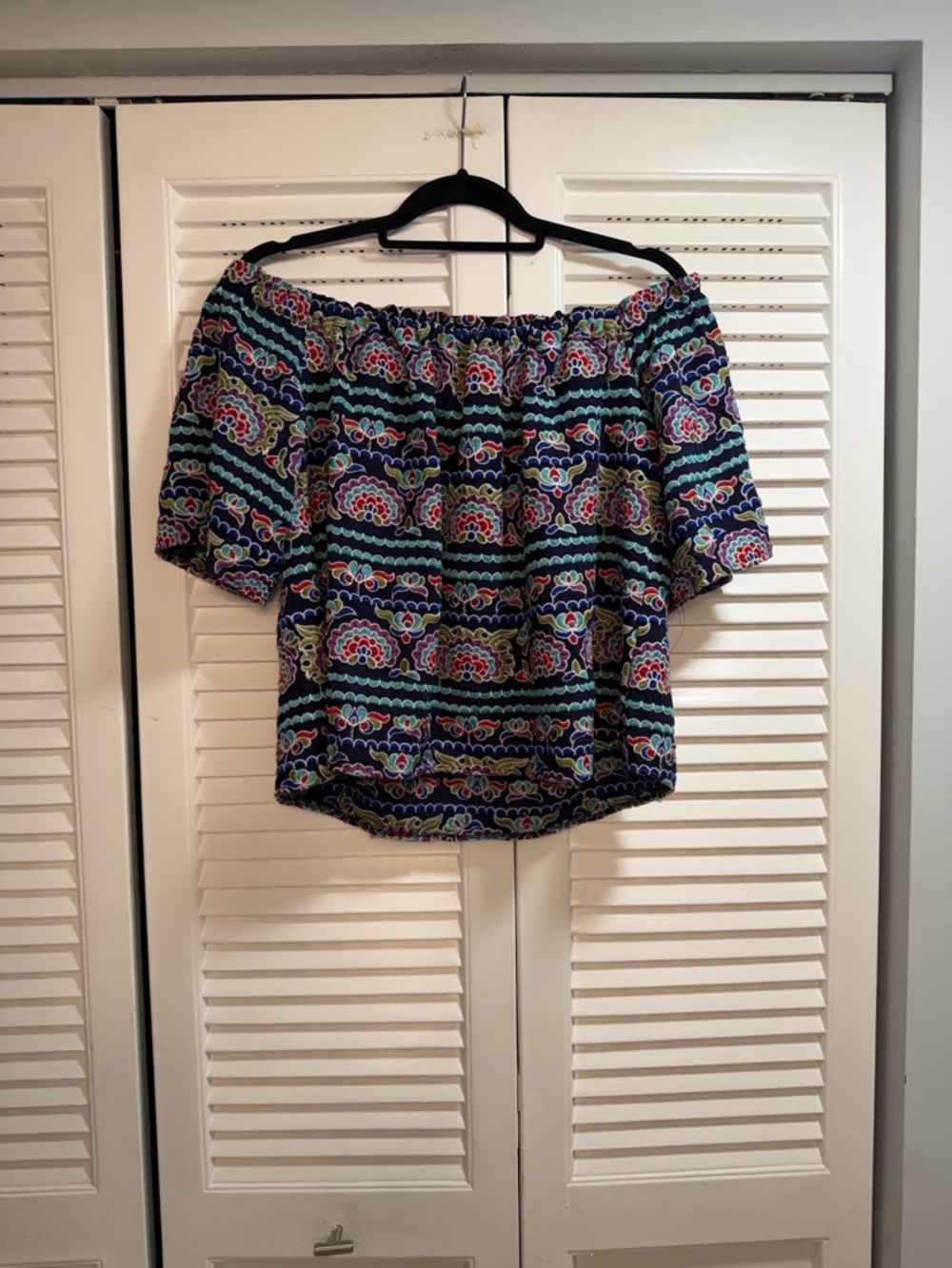 Romeo & Juliet Couture Navy Off-Shoulder Floral Print Top